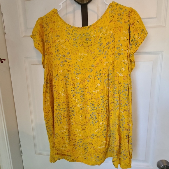(1424) Old Navy Woman's Short Sleeve Blouse,  Size: XXL Color: Yellow - Picture 10 of 11